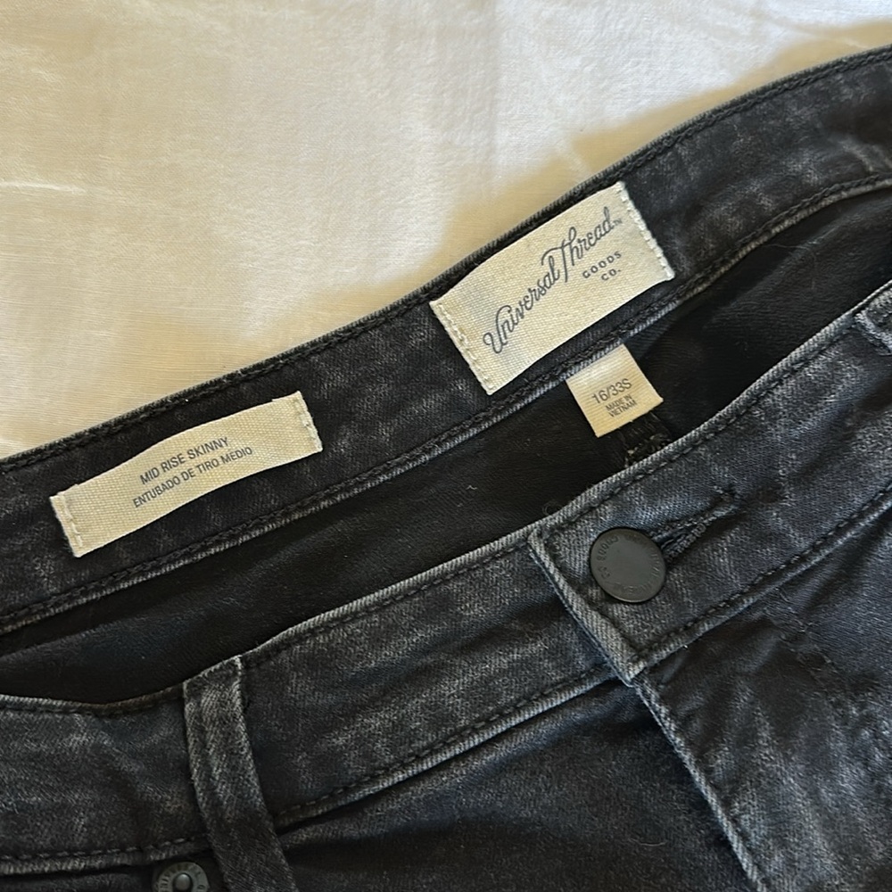 Universal Thread Black Ripped Jeans - Picture 3 of 5